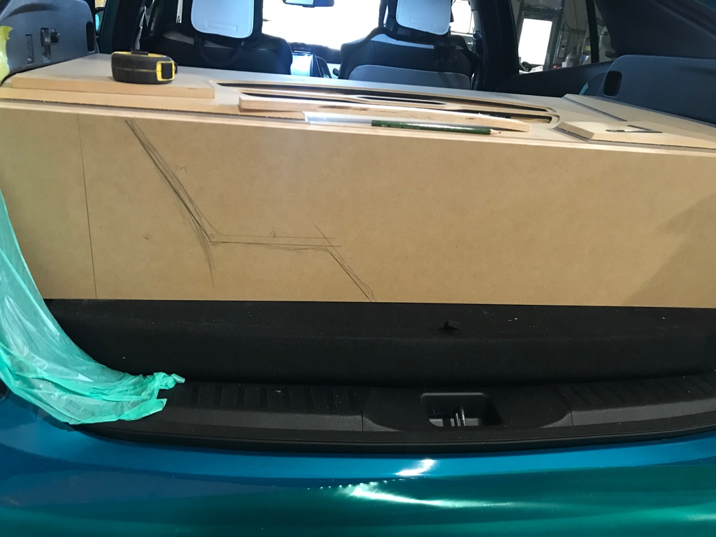 プリウスPHVトランクオーディオ製作の施工写真 5
