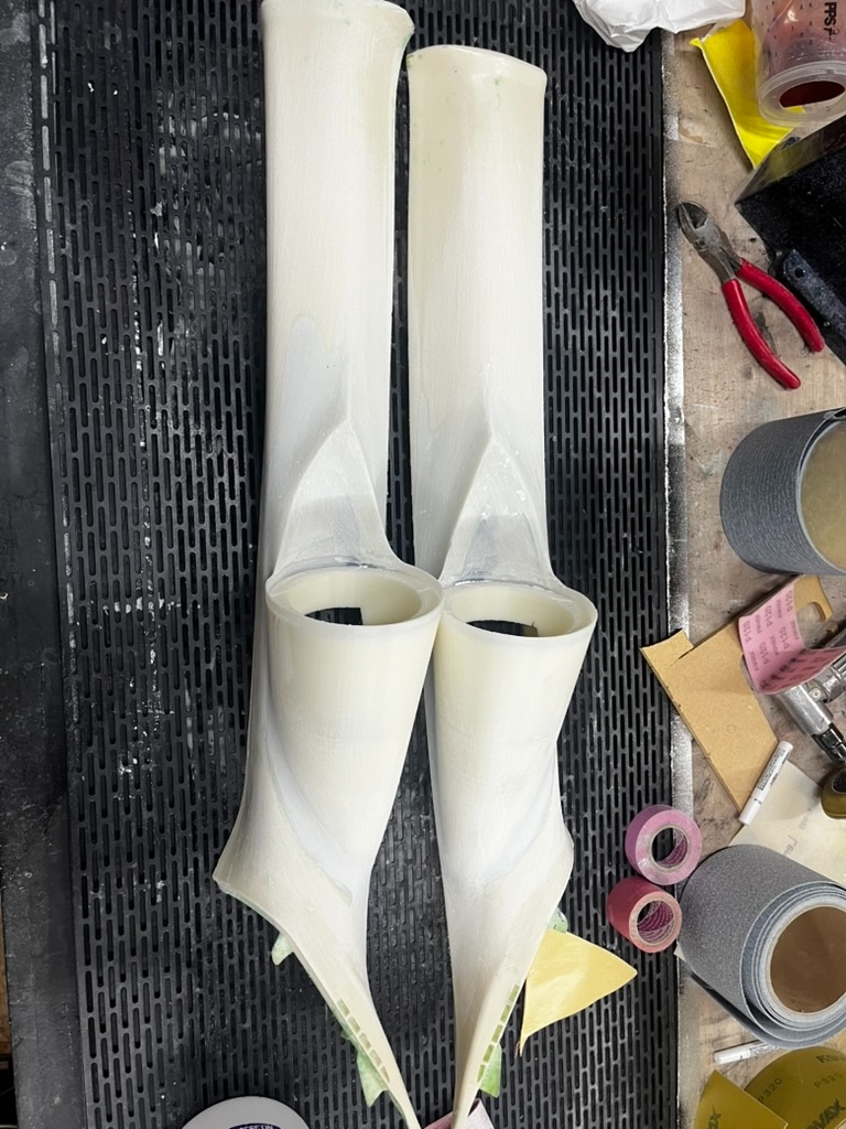 デジタル技術で仕立てる。R35 GT-R ピラースコーカー埋め込み製作の掲載画像 2