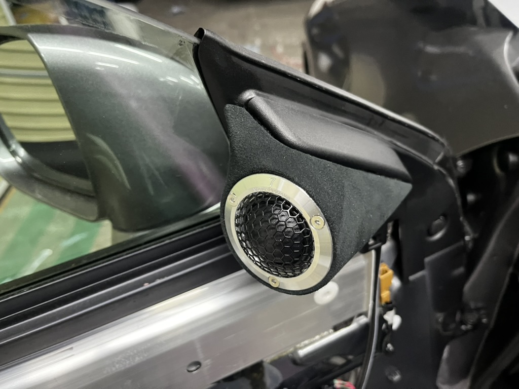 デジタル技術で仕立てる。R35 GT-R ピラースコーカー埋め込み製作の掲載画像 5