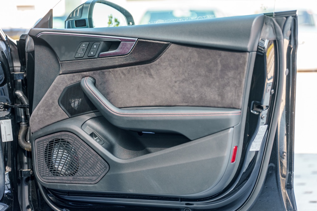 MSTが考える「基準音」を形にしたデモカー。Audi S5 Reference Installの施工写真 8