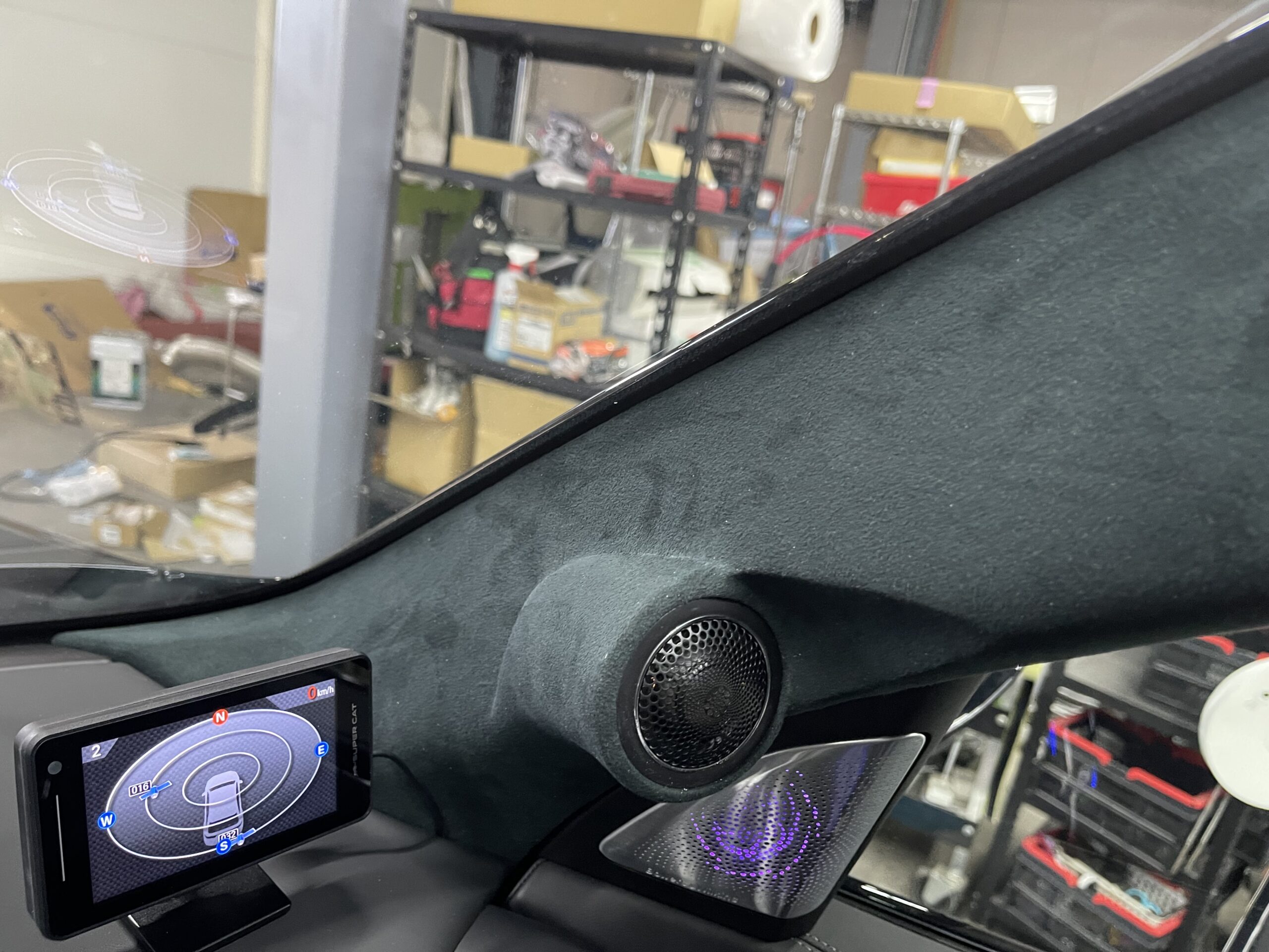 全スピーカーを完全制御。BMW X7へRESOLUT X12 DSPとMORELスピーカーをインストールの施工写真 4